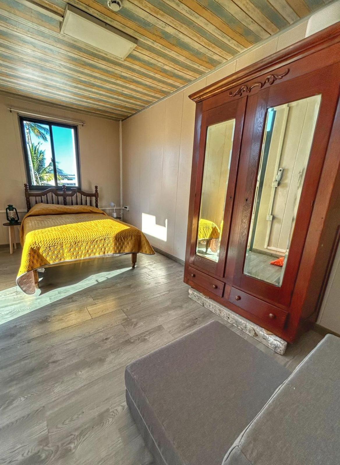 Yellow House 6 Minutos De Playa Барра-де-Навидад Экстерьер фото